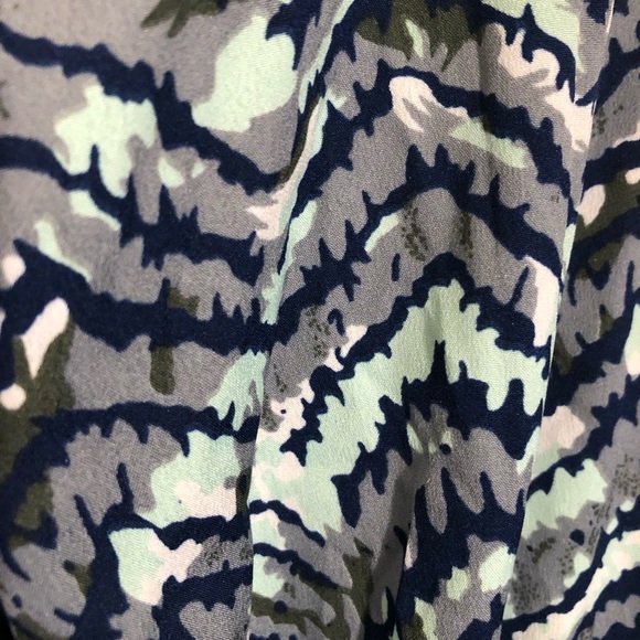 Speed control printed romper size large - Picture 4 of 9